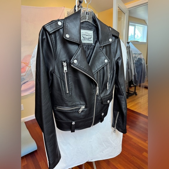Levi’s Black Vegan Leather Moto Jacket XS Biker Motorcycle Zip Faux Leather - Picture 2 of 9